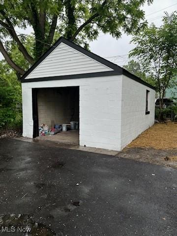 8910 Harris Ave, Cleveland, OH 44104 - view of detached garage