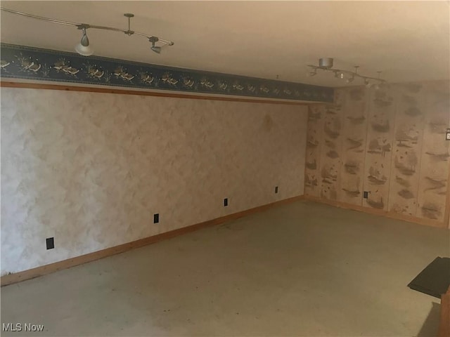 530 Center St, Hubbard, OH 44425 - basement featuring baseboards