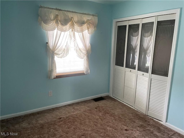 530 Center St, Hubbard, OH 44425 - unfurnished bedroom with carpet and a closet
