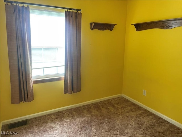 530 Center St, Hubbard, OH 44425 - carpeted spare room featuring healthy amount of natural light