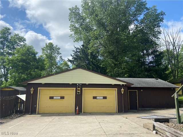 4520 E Wallings Rd, Broadview Heights, OH 44147 - garage featuring concrete driveway