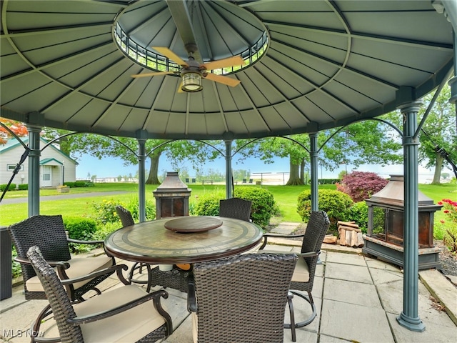 290-289 Park Ave, Conneaut, OH 44030 - view of patio featuring a gazebo