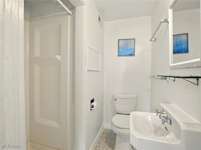290-289 Park Ave, Conneaut, OH 44030 - bathroom with a shower