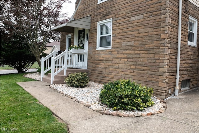7355 Westview Dr, Boardman, OH 44512 - view of side of property featuring stone siding