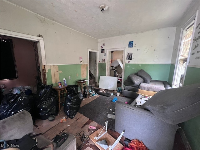 1055 E 78th St, Cleveland, OH 44103 - view of living room