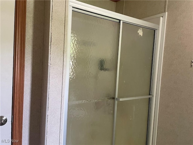 37346 Goose Run Rd, Dexter City, OH 45727 - full bathroom featuring a shower with shower door