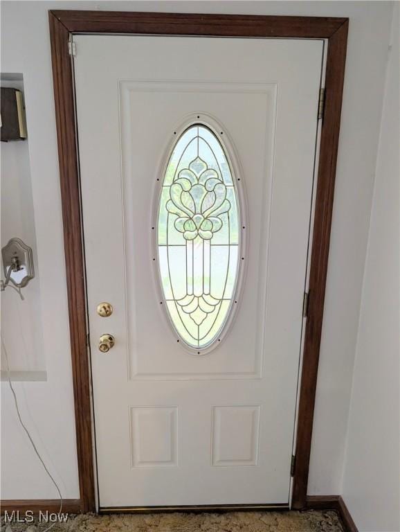 173 6th St SW, Brewster, OH 44613 - view of entryway
