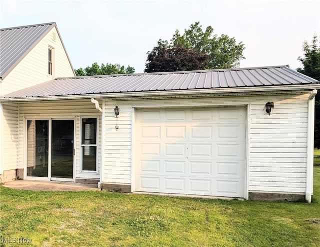 173 6th St SW, Brewster, OH 44613 - view of garage
