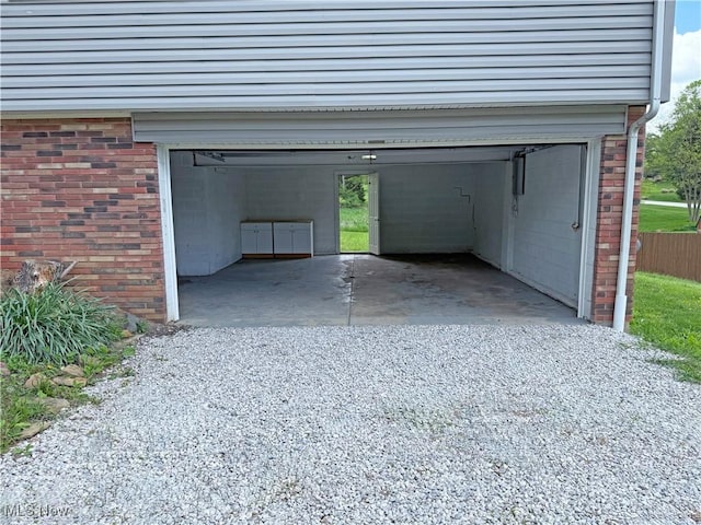 7247 Kiltie Ln, Northfield, OH 44067 - garage with driveway