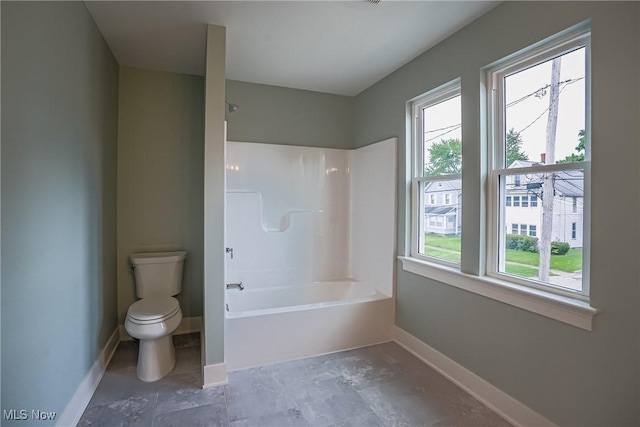 583 Creedmore Ave, Barberton, OH 44203 - full bathroom with toilet and tub / shower combination
