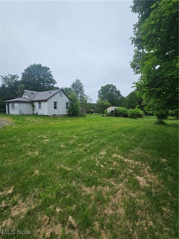 6270 Fairview Rd, Austintown, OH 44515 - view of green lawn