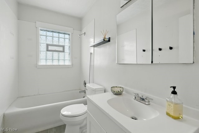 447 Allenford St, Akron, OH 44314 - full bath with vanity and tub / shower combination