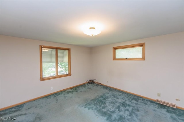 2375 Glendon Rd, University Heights, OH 44118 - carpeted empty room with baseboards