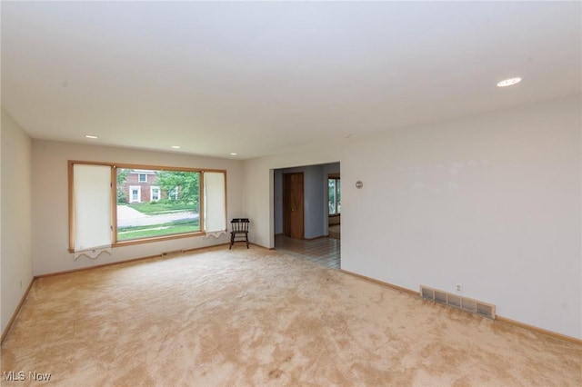 2375 Glendon Rd, University Heights, OH 44118 - spare room with carpet and recessed lighting