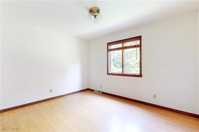 5864 State Route 213, Toronto, OH 43964 - empty room with light wood-type flooring and baseboards