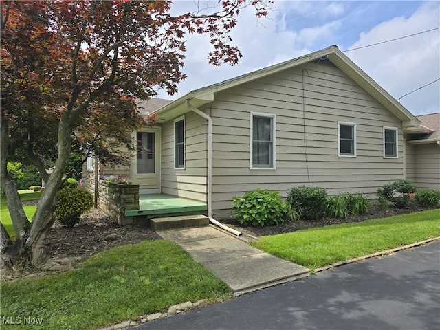 36277 Butcher Rd, Salem, OH 44460 - view of home's exterior featuring a shingled roof