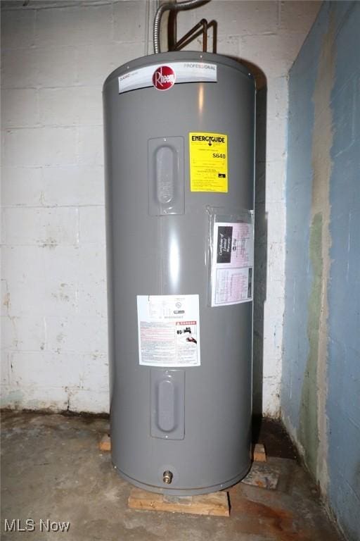 417 Logan Ave, Mingo Junction, OH 43938 - utility room with water heater