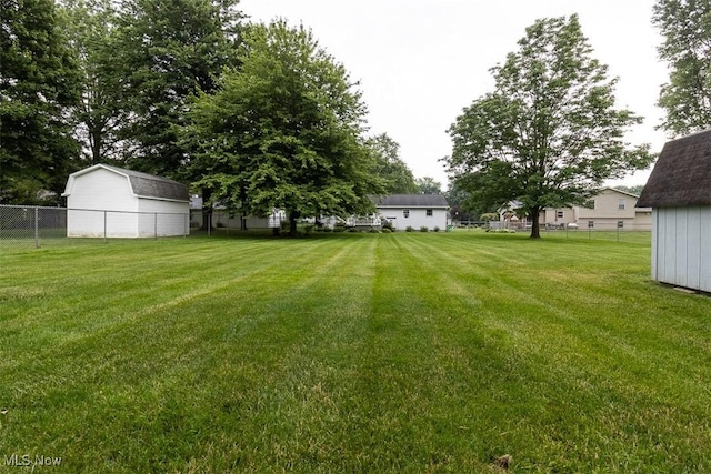 456 Hickory Ln, Salem, OH 44460 - view of yard