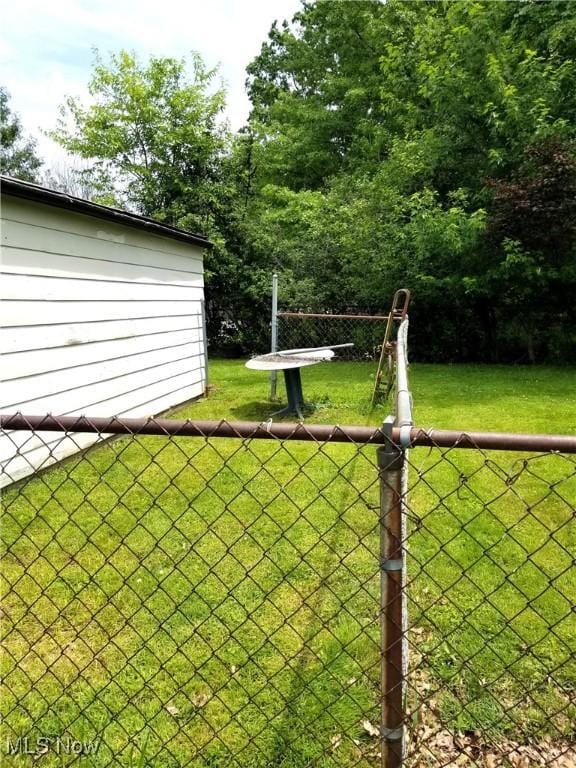 21050 N Vine Ave, Euclid, OH 44119 - view of yard with a gate