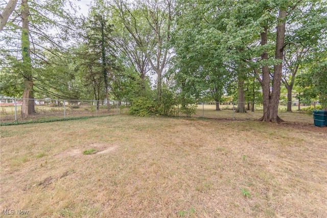 6114 Crossview Rd, Seven Hills, OH 44131 - view of yard