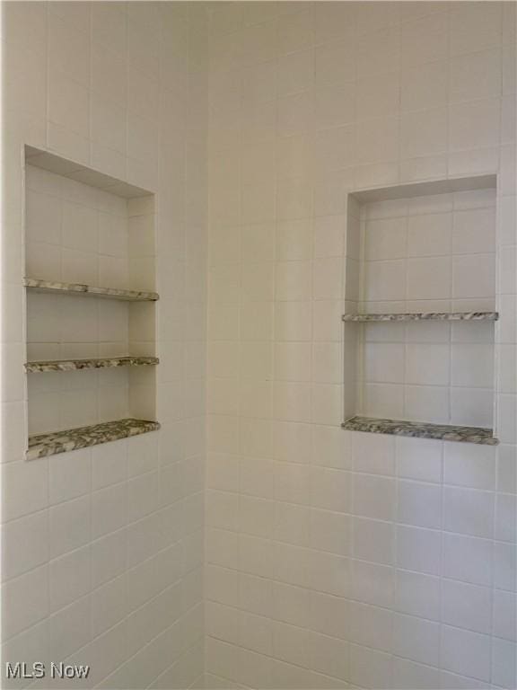 2337 Charney Rd, University Heights, OH 44118 - detailed view of tiled shower