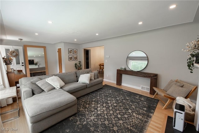 320 Brookfield Ave, Boardman, OH 44512 - living area featuring recessed lighting and wood finished floors