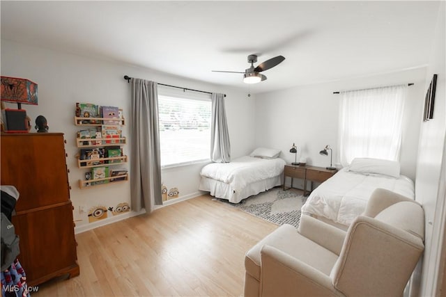 320 Brookfield Ave, Boardman, OH 44512 - bedroom with wood finished floors and ceiling fan