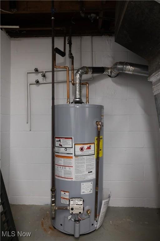 320 Brookfield Ave, Boardman, OH 44512 - utilities featuring water heater