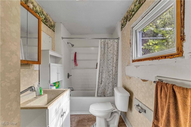 81 S Pleasant St, Oberlin, OH 44074 - bathroom with vanity and shower / tub combo with curtain