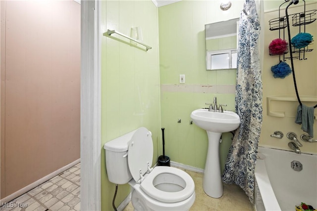 83 S Pleasant St, Oberlin, OH 44074 - bathroom featuring toilet and shower / tub combo