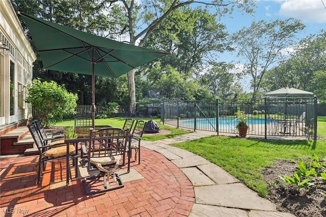 2820 W Park Blvd, Shaker Heights, OH 44120 - view of patio / terrace