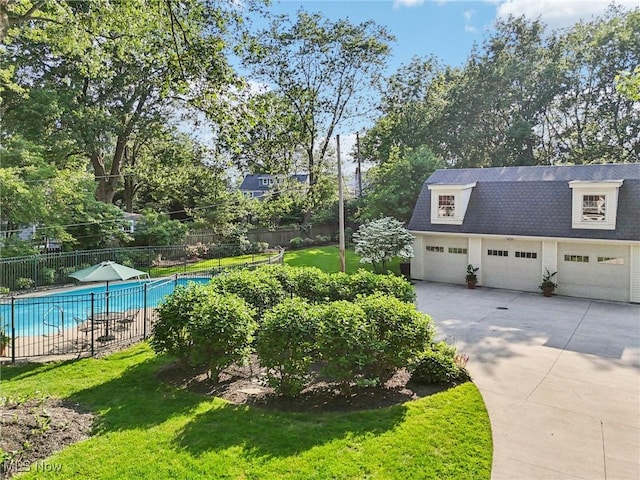 2820 W Park Blvd, Shaker Heights, OH 44120 - view of yard with a garage and view of wooded area