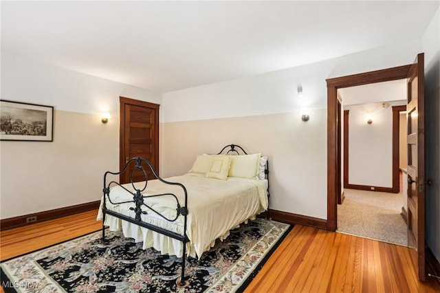 2820 W Park Blvd, Shaker Heights, OH 44120 - bedroom featuring light wood-type flooring and baseboards