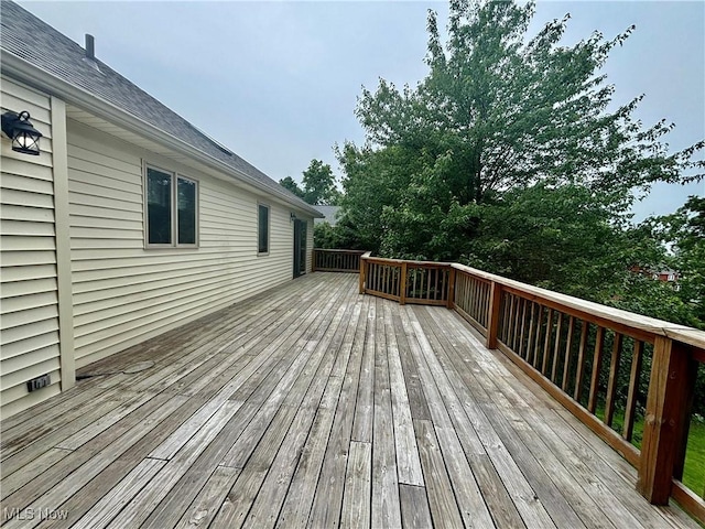 29123 Ridge Rd, Wickliffe, OH 44092 - view of wooden deck