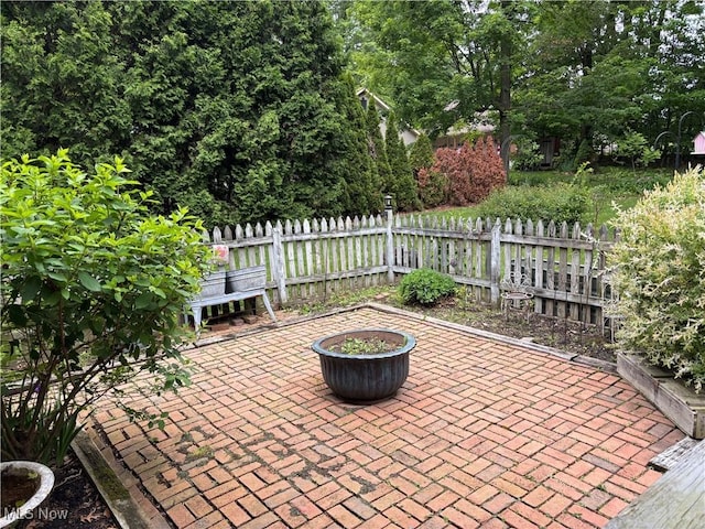 38474 Longs Crossing Rd, Leetonia, OH 44431 - view of patio