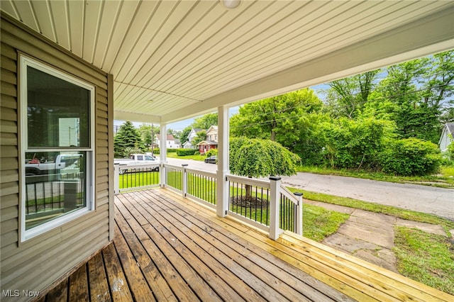 1115 W 43rd St, Ashtabula, OH 44004 - view of porch
