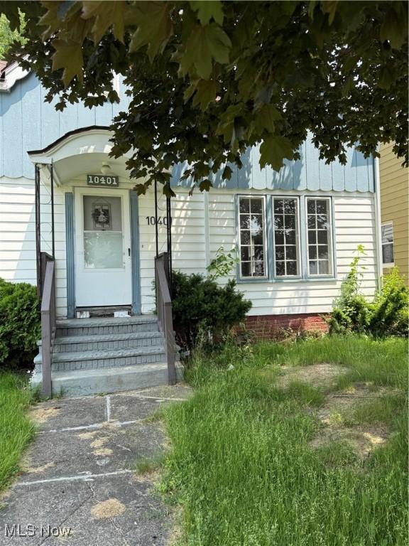 10401 Grace Ave, Garfield Heights, OH 44125 - photo 2