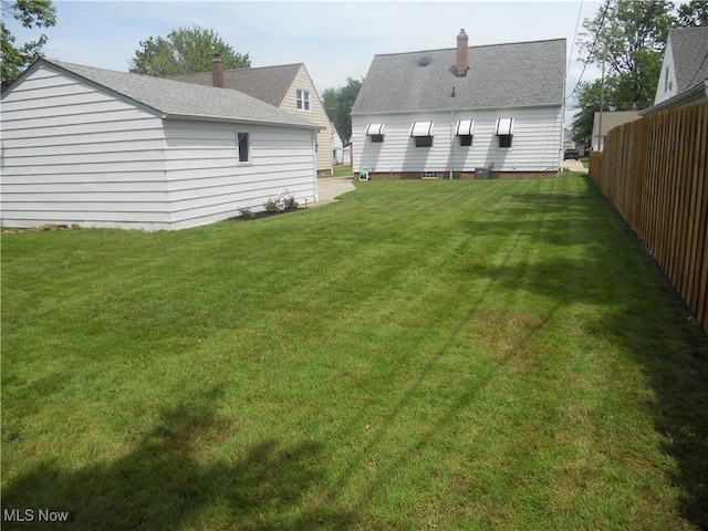 374 Clarmont Rd, Willowick, OH 44095 - view of yard