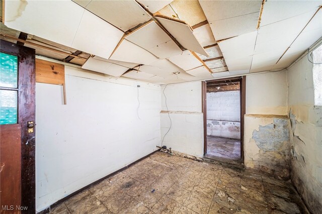 10012 Greenview Ave, Garfield Heights, OH 44125 - photo 33