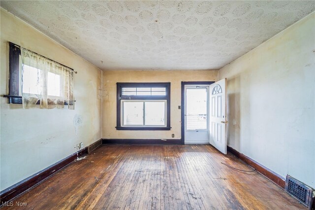 10012 Greenview Ave, Garfield Heights, OH 44125 - photo 20