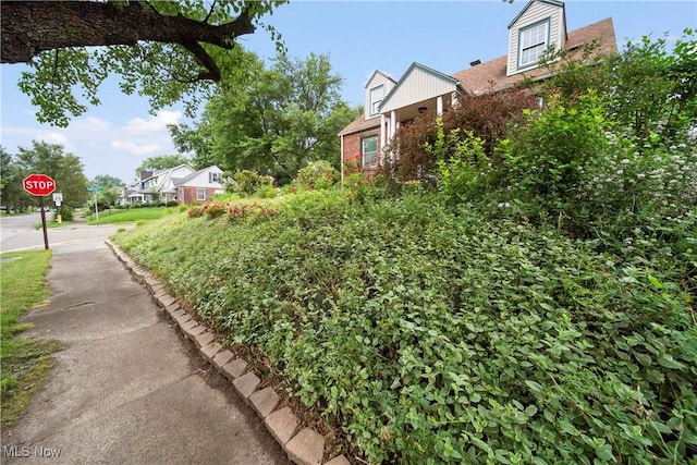 1499 Redwood Ave, Akron, OH 44301 - view of yard