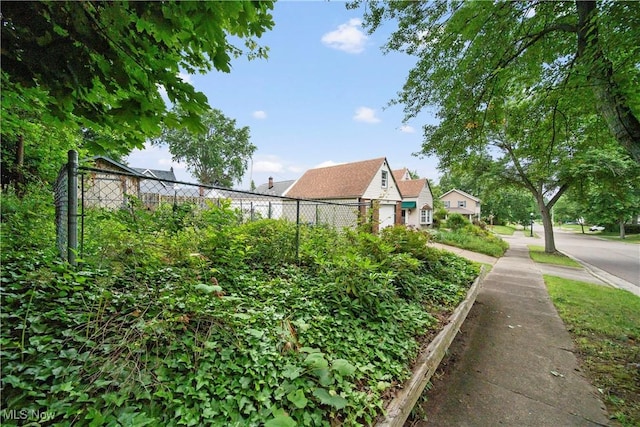 1499 Redwood Ave, Akron, OH 44301 - view of side of property