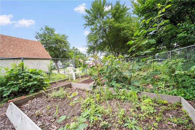 1499 Redwood Ave, Akron, OH 44301 - view of yard with a vegetable garden