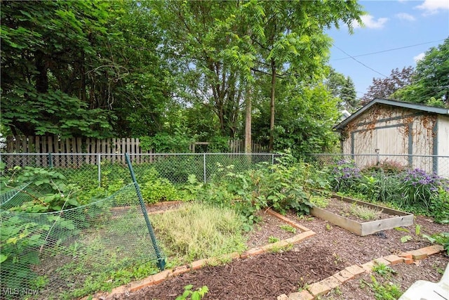 1499 Redwood Ave, Akron, OH 44301 - view of yard featuring a vegetable garden