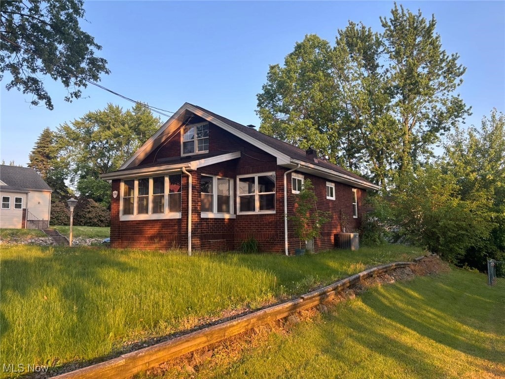 194 E Baird Ave, Barberton, OH 44203 - photo 1