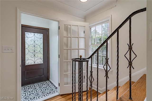 3886 Faversham Rd, University Heights, OH 44118 - foyer entrance featuring wood finished floors and baseboards