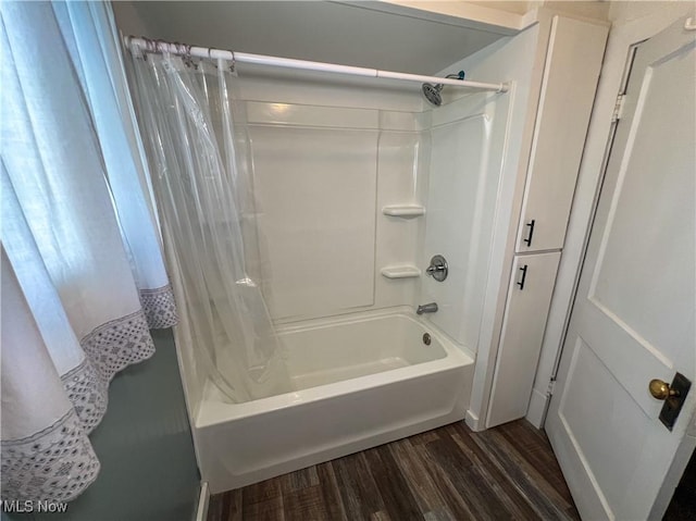 1874 Idaho Ave, East Liverpool, OH 43920 - full bathroom featuring shower / bath combo with shower curtain and wood finished floors