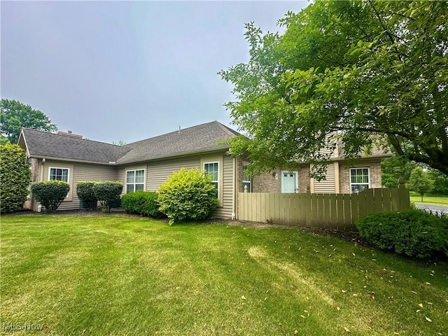 203 Willow Brook Dr NE, Warren, OH 44483 - view of side of property with brick siding