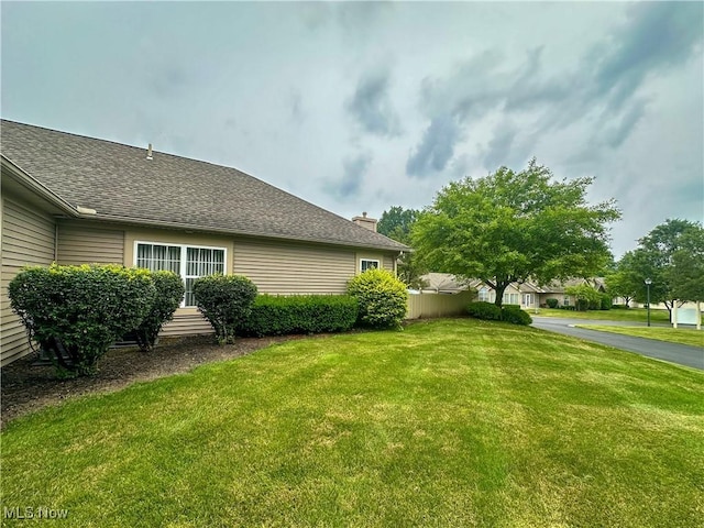 203 Willow Brook Dr NE, Warren, OH 44483 - view of grassy yard