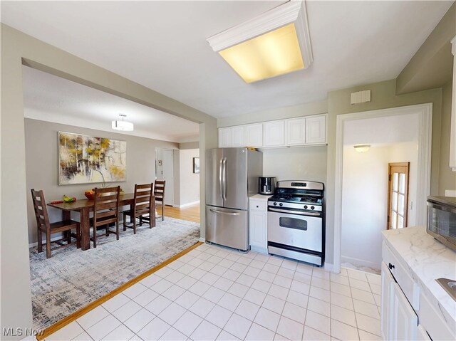 1690 Byron Dr, Mayfield Heights, OH 44124 - photo 6